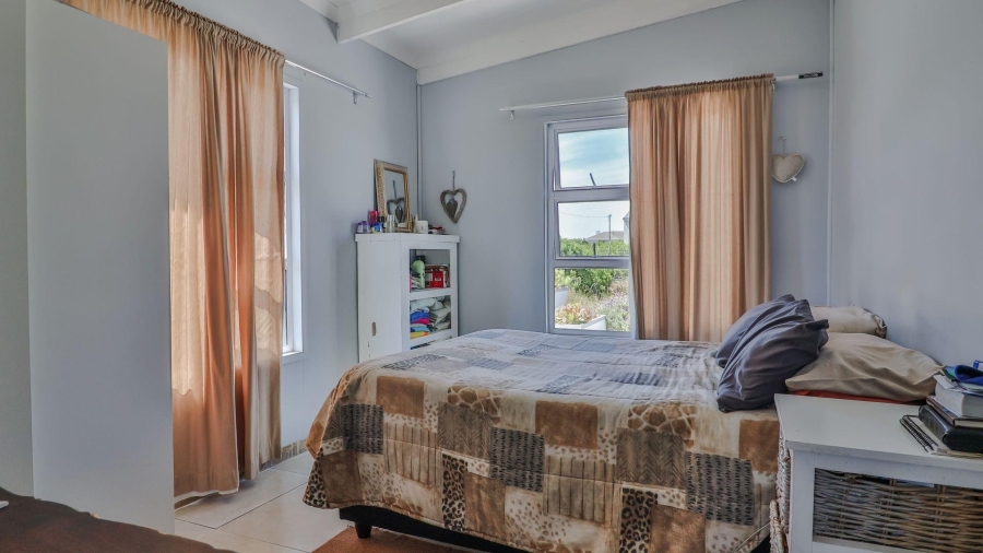 4 Bedroom Property for Sale in De Kelders Western Cape